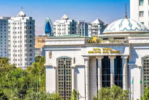 अश्गाबात अंतरराष्ट्रीय हवाई अड्डा – शहर भ्रमण